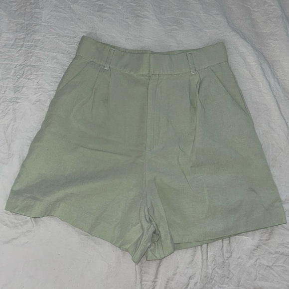 ZARA Light Green Dress Shorts - Picture 2 of 5